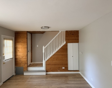 1313 Kingsbury Drive - Photo Thumbnail 4