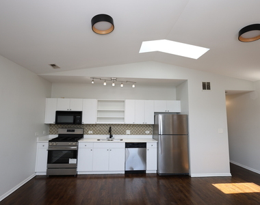 519 S Maplewood Avenue - Photo Thumbnail 6
