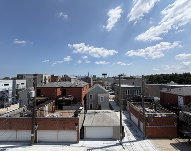 519 S Maplewood Avenue - Photo Thumbnail 20