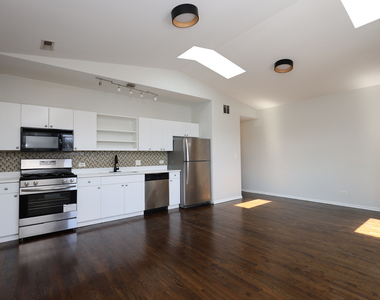 519 S Maplewood Avenue - Photo Thumbnail 2