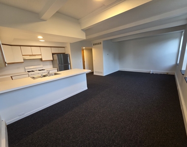 106 N 7th Street - Photo Thumbnail 2