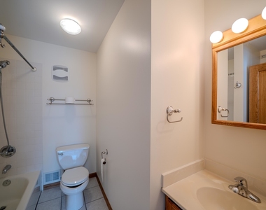 932 E 55th Street - Photo Thumbnail 11