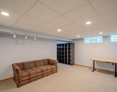 932 E 55th Street - Photo Thumbnail 17