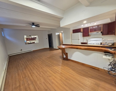 106 N 7th Street - Photo Thumbnail 4