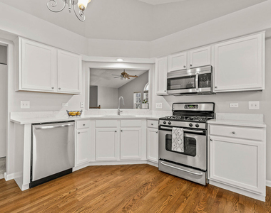 2738 Rockport Lane - Photo Thumbnail 11