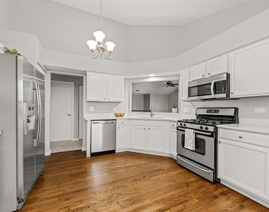 2738 Rockport Lane - Photo Thumbnail 12