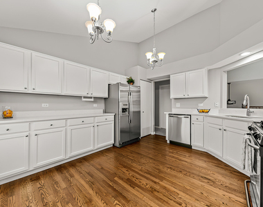 2738 Rockport Lane - Photo Thumbnail 10