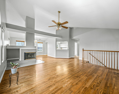 2738 Rockport Lane - Photo Thumbnail 4