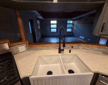 709 Franklin Street - Photo Thumbnail 3