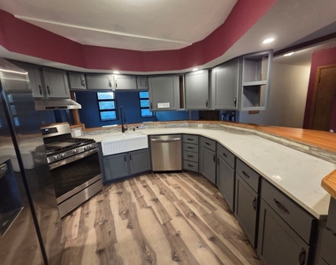 709 Franklin Street - Photo Thumbnail 4