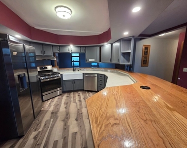 709 Franklin Street - Photo Thumbnail 1