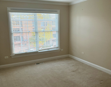 1127 Gilbert Avenue - Photo Thumbnail 7
