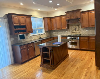 1127 Gilbert Avenue - Photo Thumbnail 2