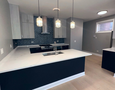 4950 S Michigan Avenue - Photo Thumbnail 3