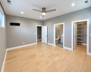 4950 S Michigan Avenue - Photo Thumbnail 13