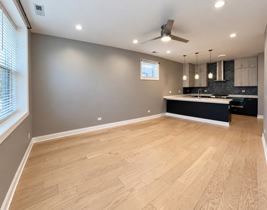 4950 S Michigan Avenue - Photo Thumbnail 1