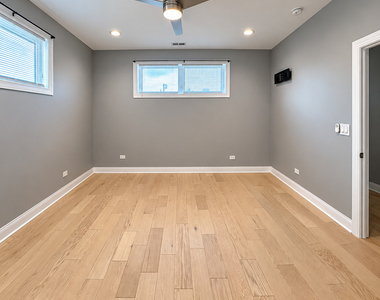 4950 S Michigan Avenue - Photo Thumbnail 14