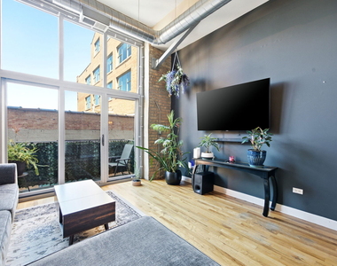 824 W Superior Street - Photo Thumbnail 11