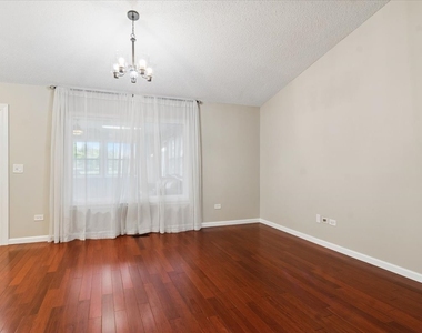 512 Lyon Drive - Photo Thumbnail 2