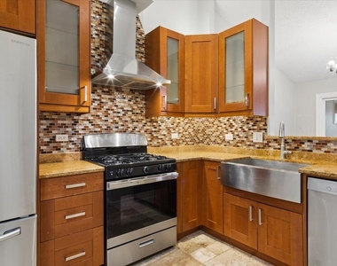 512 Lyon Drive - Photo Thumbnail 5