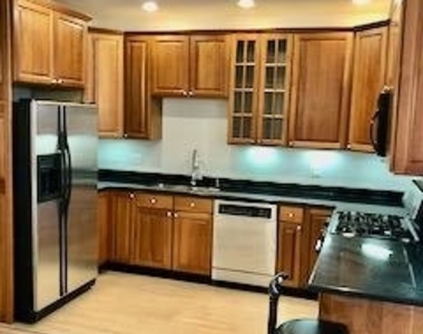 939 W Montana Street - Photo Thumbnail 9
