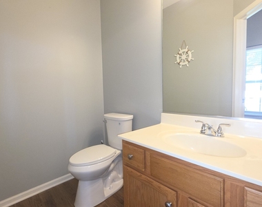 2202 Claremont Lane - Photo Thumbnail 6
