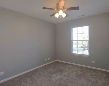 2202 Claremont Lane - Photo Thumbnail 15