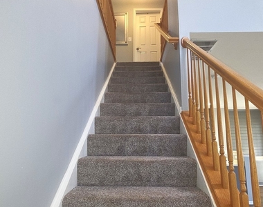2202 Claremont Lane - Photo Thumbnail 14