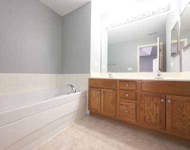 2202 Claremont Lane - Photo Thumbnail 24