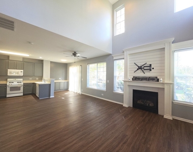 2202 Claremont Lane - Photo Thumbnail 7