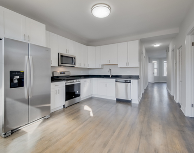 2842 N Avers Avenue - Photo Thumbnail 1
