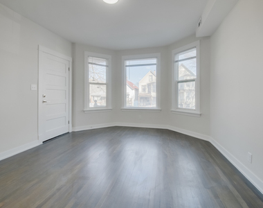 2842 N Avers Avenue - Photo Thumbnail 4