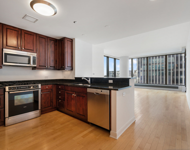 60 E Monroe Street - Photo Thumbnail 2