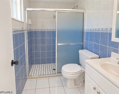 4031 S Edgewater Circle - Photo Thumbnail 10
