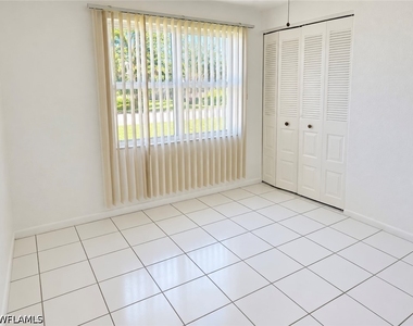 4031 S Edgewater Circle - Photo Thumbnail 7