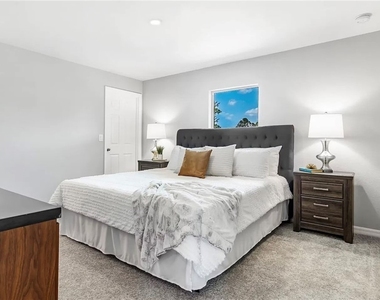 3202 49th Street W - Photo Thumbnail 5