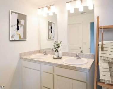 3202 49th Street W - Photo Thumbnail 7