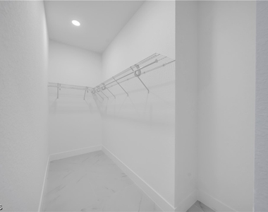1009 Moore Avenue - Photo Thumbnail 12