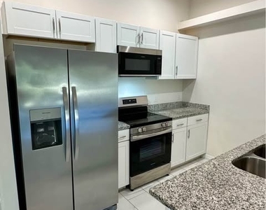 3309 Sw 15th Place - Photo Thumbnail 1