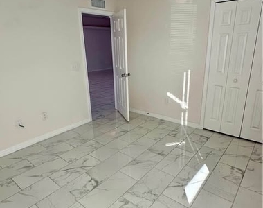 3309 Sw 15th Place - Photo Thumbnail 13