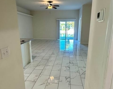 3309 Sw 15th Place - Photo Thumbnail 6