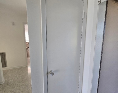 2829 Se 17th Avenue - Photo Thumbnail 7