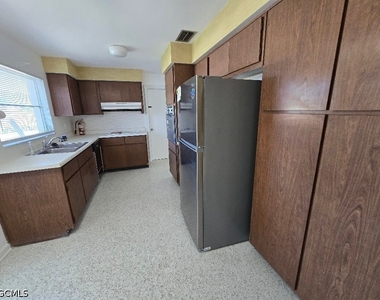 2829 Se 17th Avenue - Photo Thumbnail 9