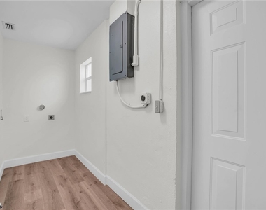 440 6th Avenue - Photo Thumbnail 28