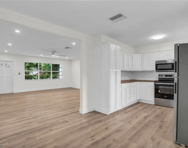 440 6th Avenue - Photo Thumbnail 15