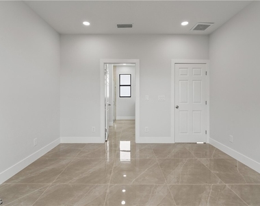 2804 73 Rd Street - Photo Thumbnail 17