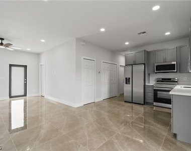 2804 73 Rd Street - Photo Thumbnail 9