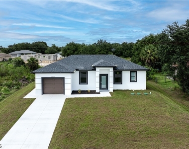 2804 73 Rd Street - Photo Thumbnail 3