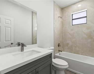 2804 73 Rd Street - Photo Thumbnail 16