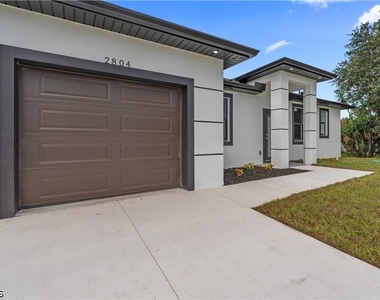 2804 73 Rd Street - Photo Thumbnail 1
